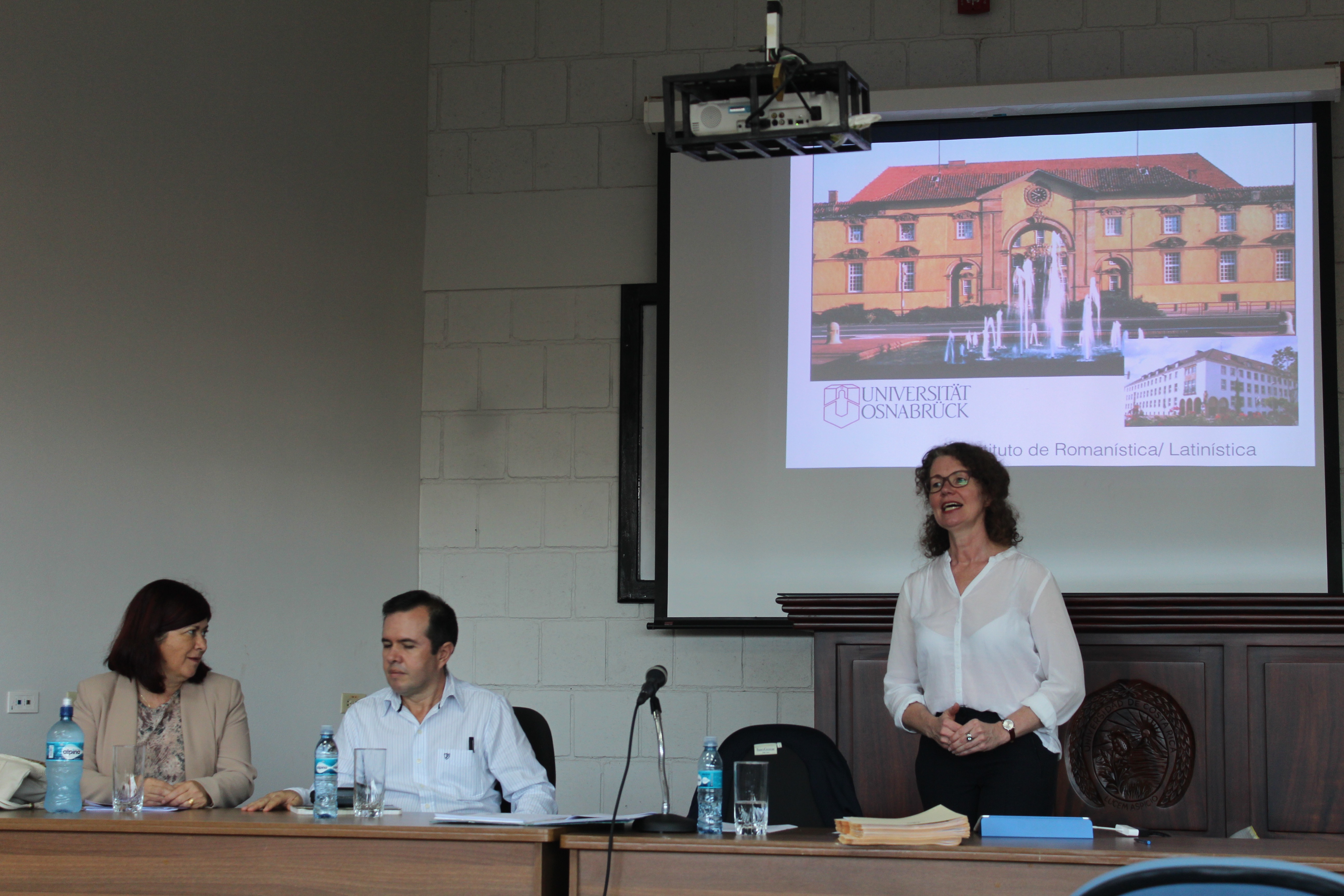 Inicio de presentación del taller a cargo por la Dra. Susanne Schlunder. Catedrática de la Universidad de Osnabrück, Alemania
