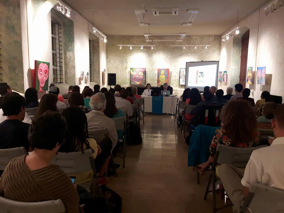 Presentación del libro “Memorias de una noche y otros relatos” de Elvira Cámara Aguilera. Participan: Dra. Elvira Cámara Aguilera y M.L. Manuel Alvarado Murillo. Actividad realizada en el Museo Regional de San Ramón.  