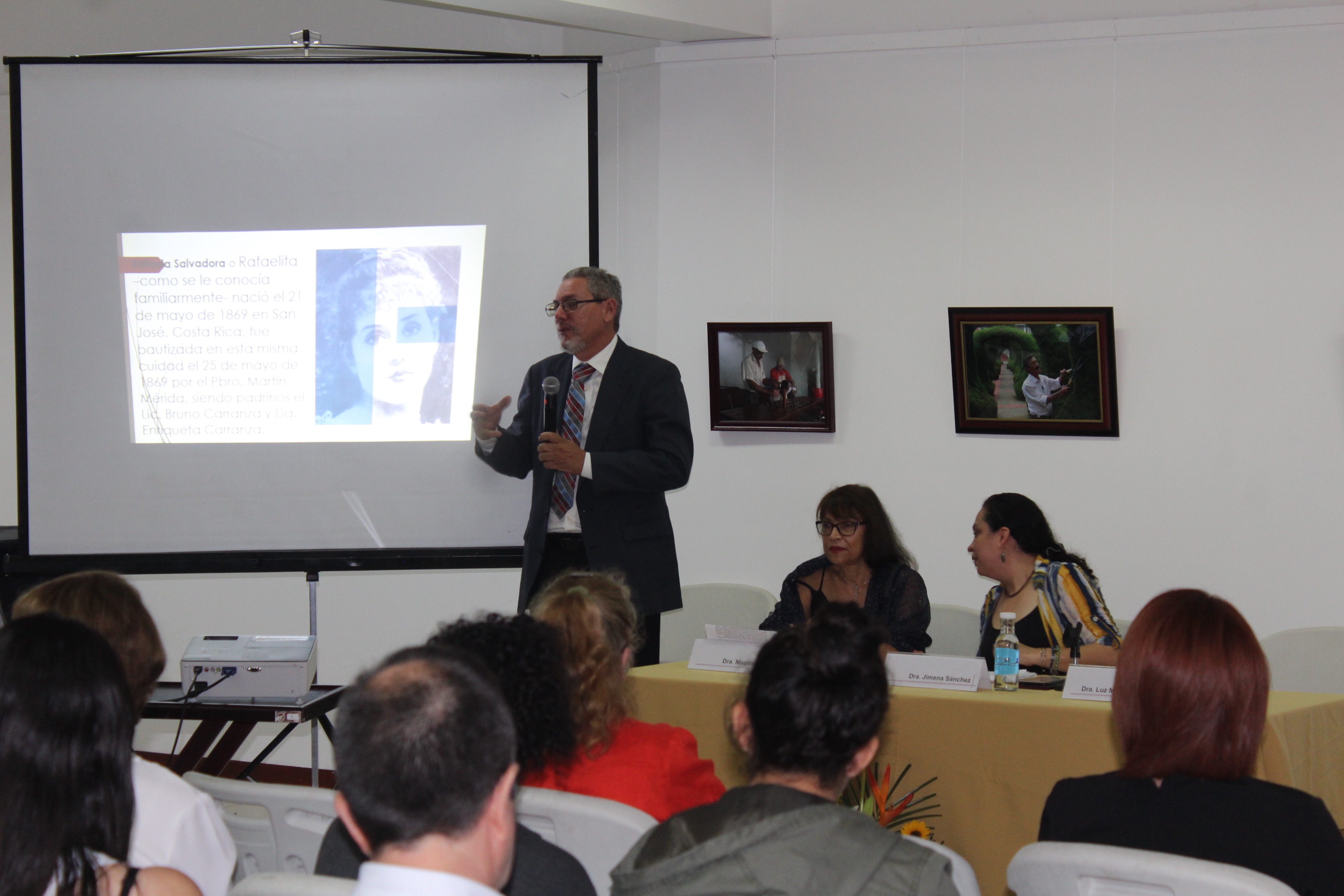  Participación de pariente de la escritora Corina Rodríguez López.  