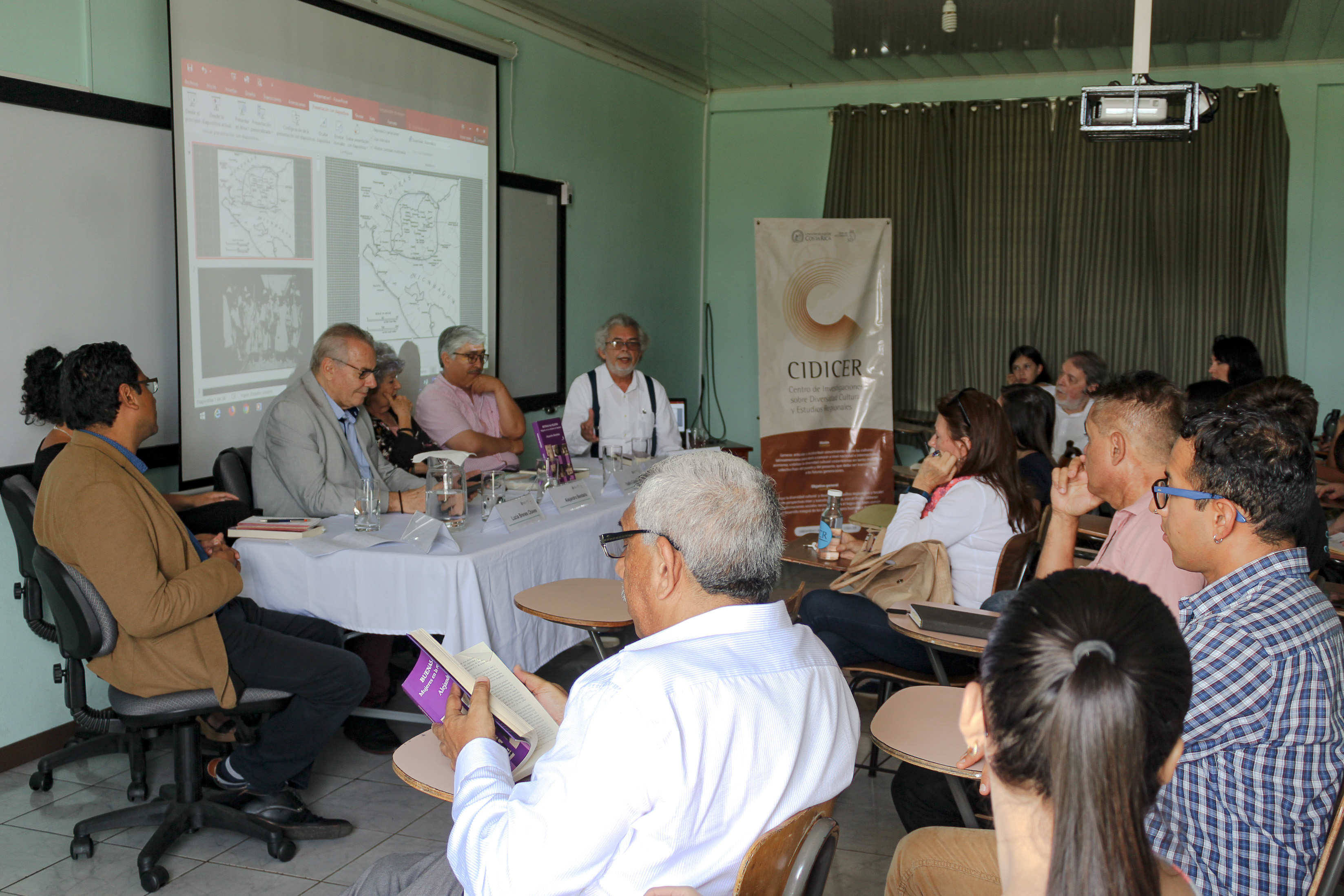 M.Sc. Miguel Ángel Herrera; Dr. Sergio Villena; Licda. Yadira Calvo; Sr. Alejandro Bendaña; Dr. Mijaíl Mondol (de derecha a izquierda)